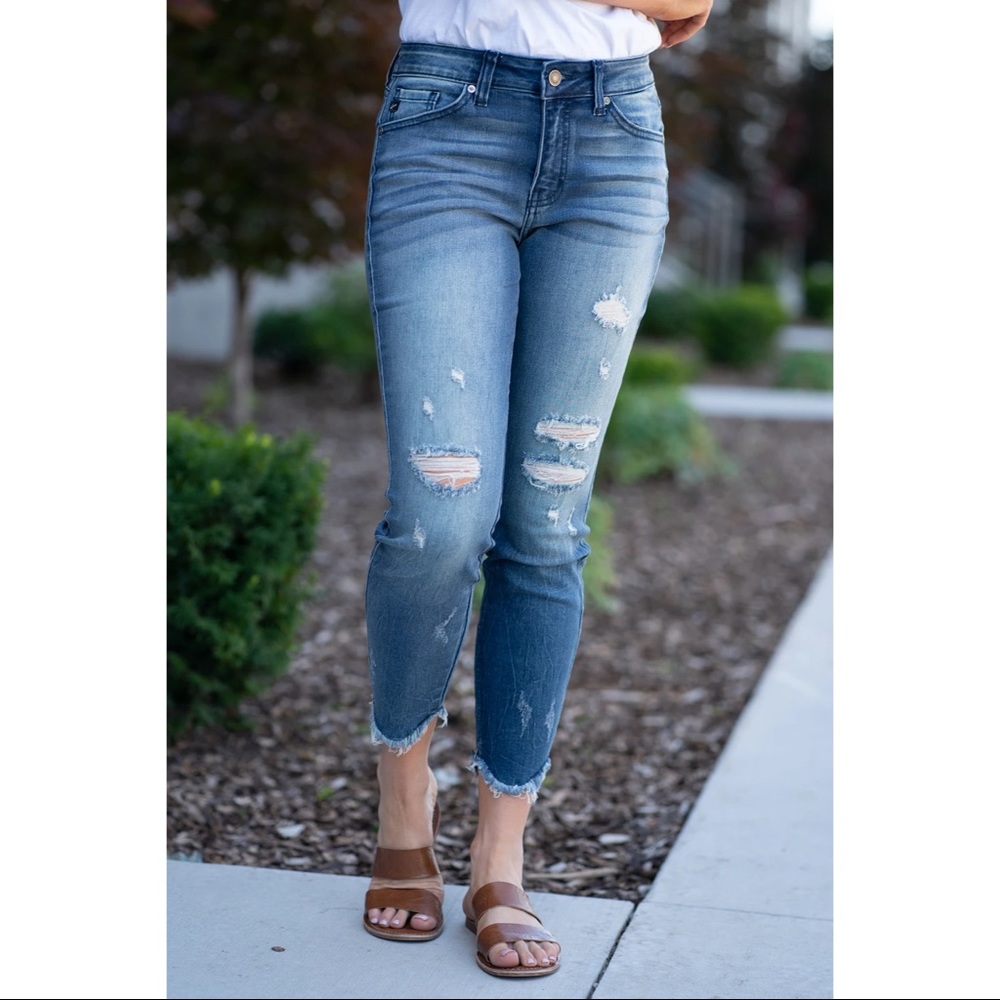 KanCan Size 15/31 Mid Rise - Tulip Hem